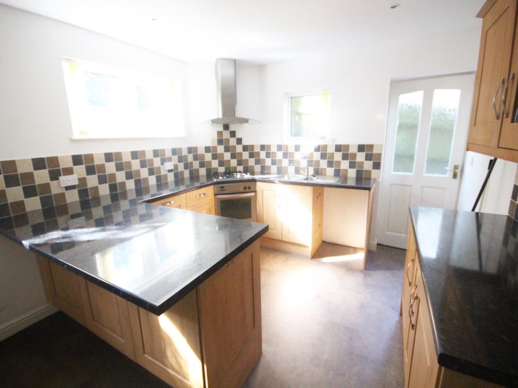 3 bedroom semi-detached house To Let in Barnoldswick - IMG_4607.jpg